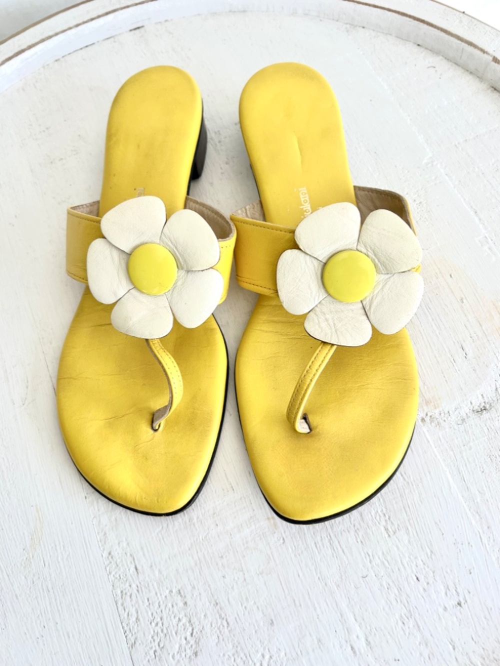 Vintage PRINCESS KAIULANI Leather Daisy Thong Sandals - 6